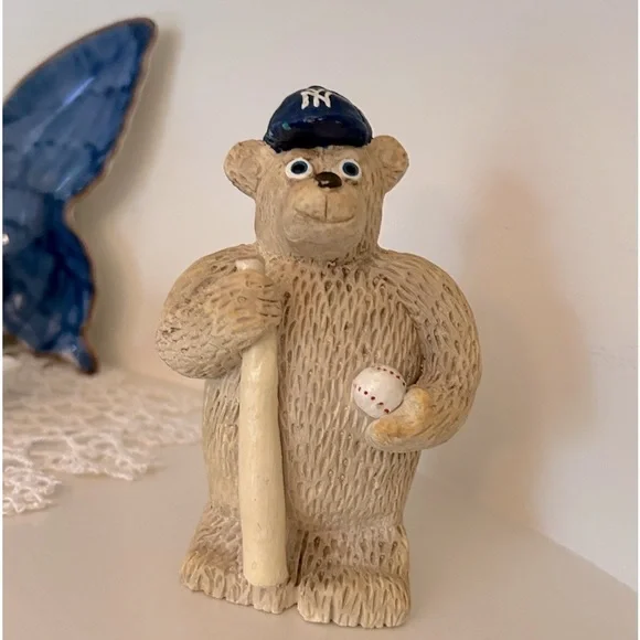Yankees Baseball Bear Sculpture Statue Ball and Bat Bear Heavy Paper Weight - Picture 9 of 14